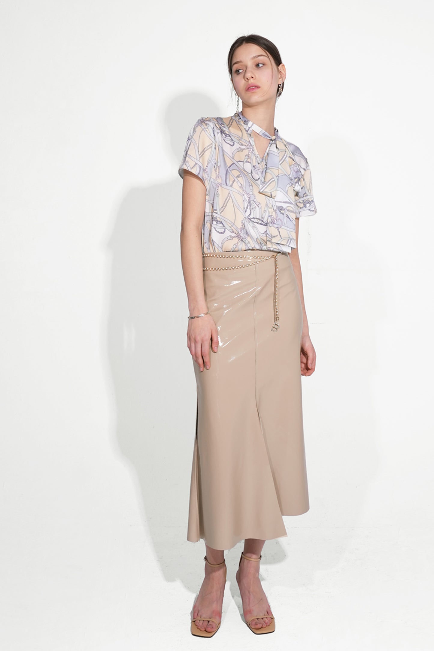 グロシスカート_ベージュ GLOSSY SKIRT_BEIGE