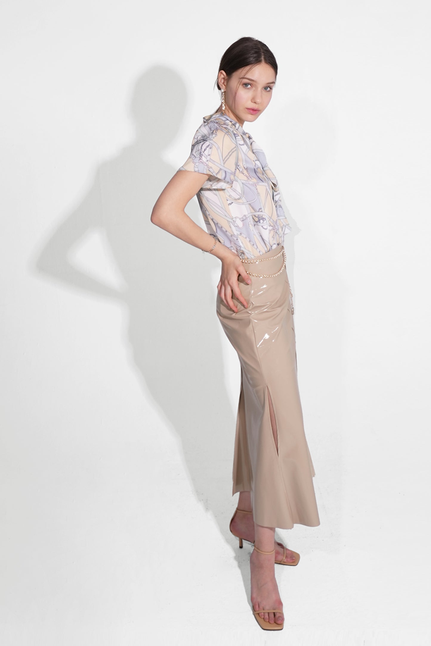 グロシスカート_ベージュ GLOSSY SKIRT_BEIGE