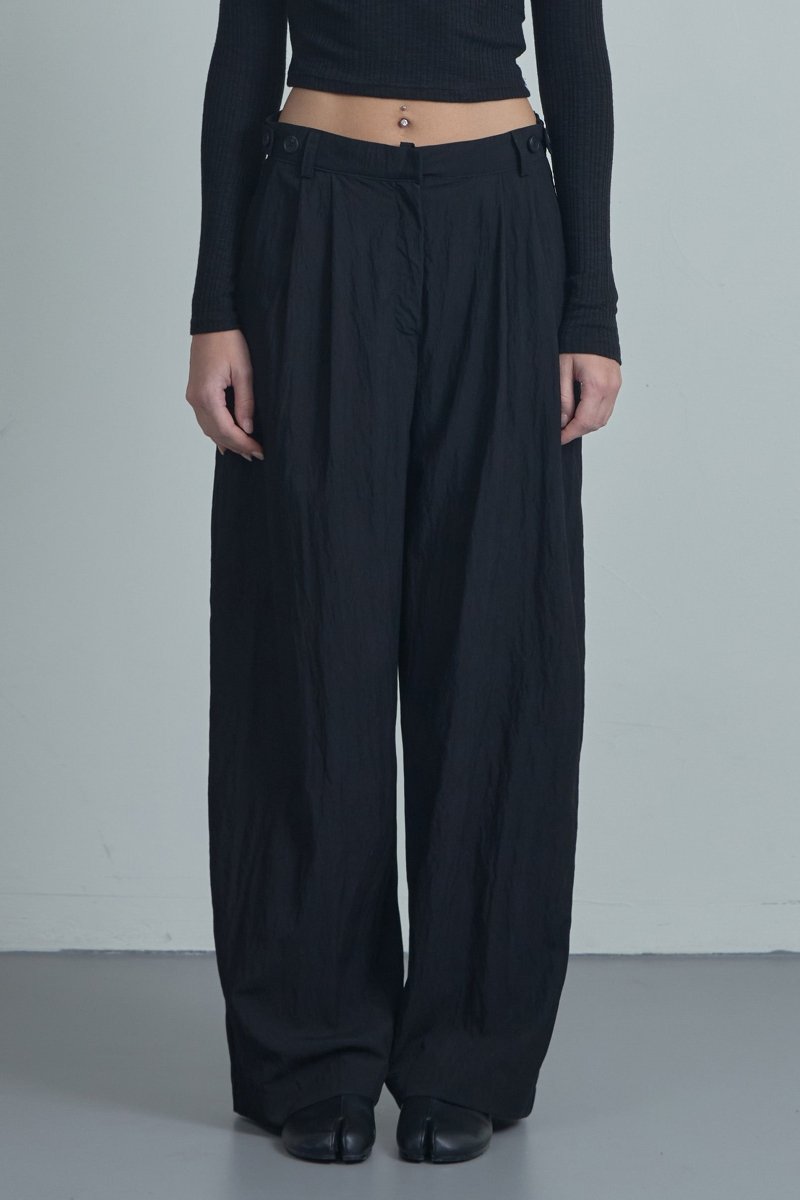 Breeze Two Tuck Wide Slacks Black (moiremoa) @SEOUL