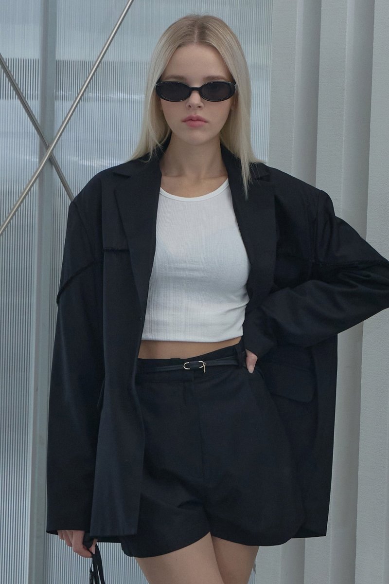 Classic One Tuck Half Pants Black (moiremoa) @SEOUL
