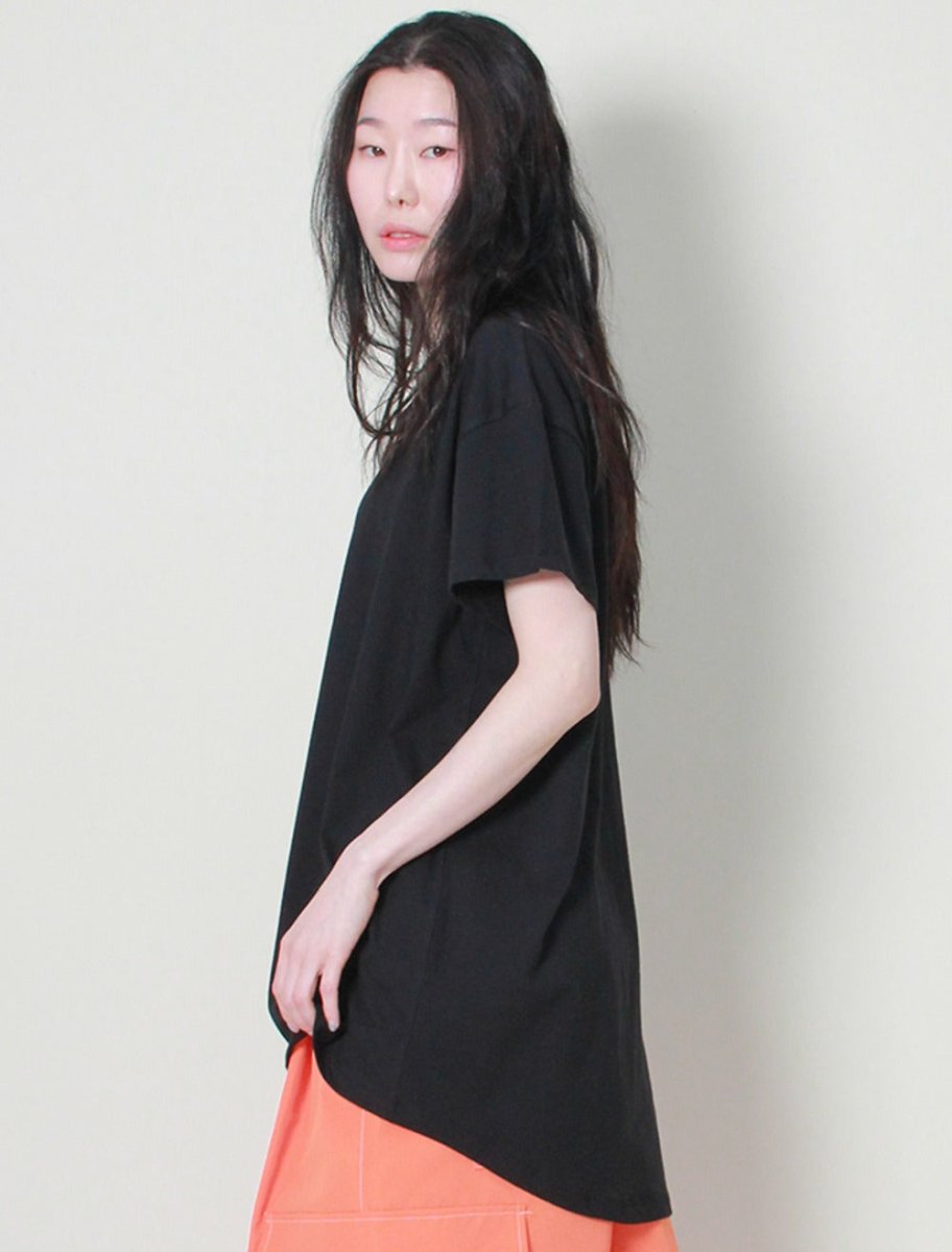 無地 アシンメトリー ルーズフィット クルーネック 半袖Tシャツ ブラック (Demarc) @SEOUL