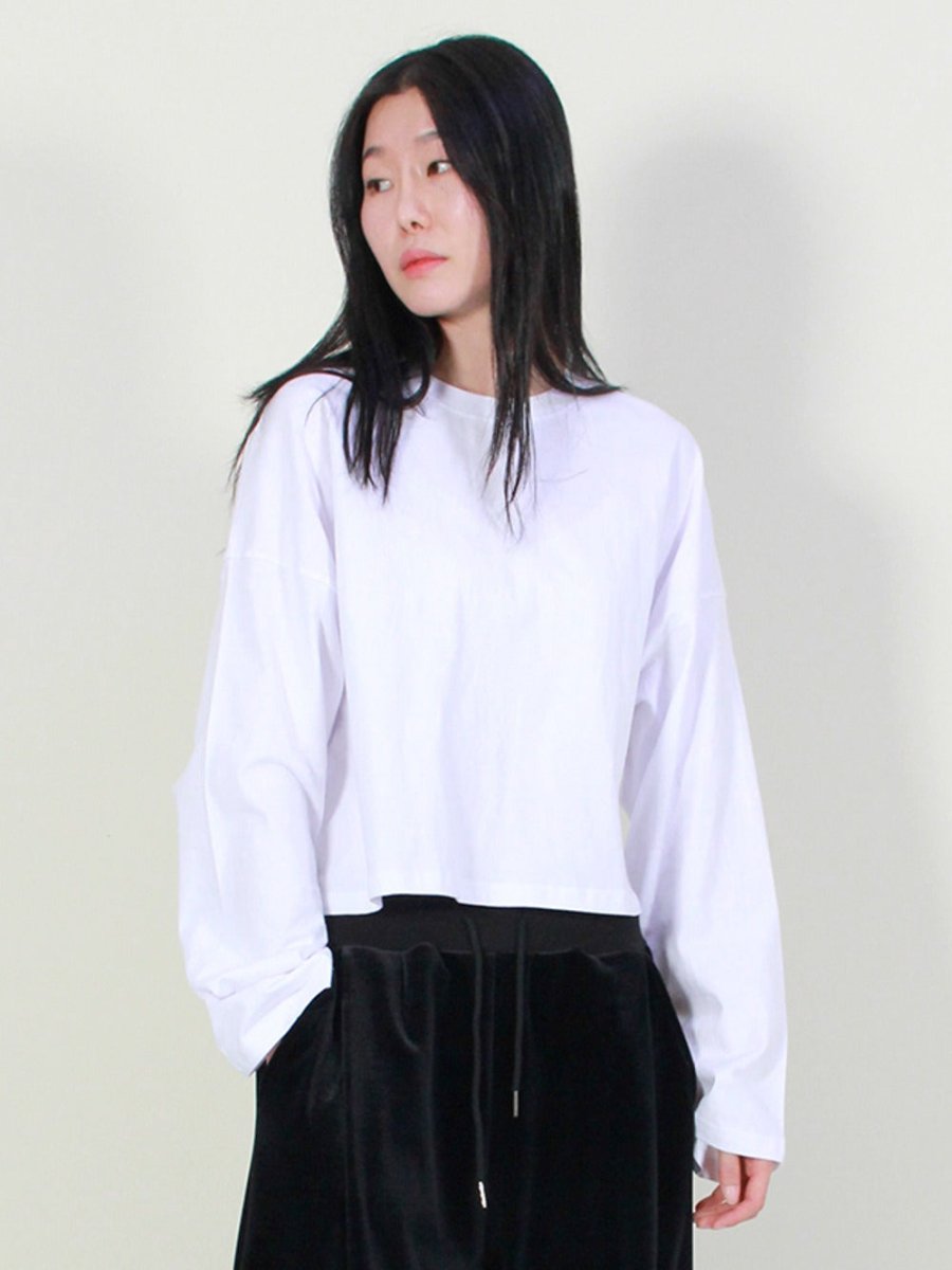 オーバーサイズのセミクロップド丈長袖Tシャツ(白) (Demarc) @SEOUL