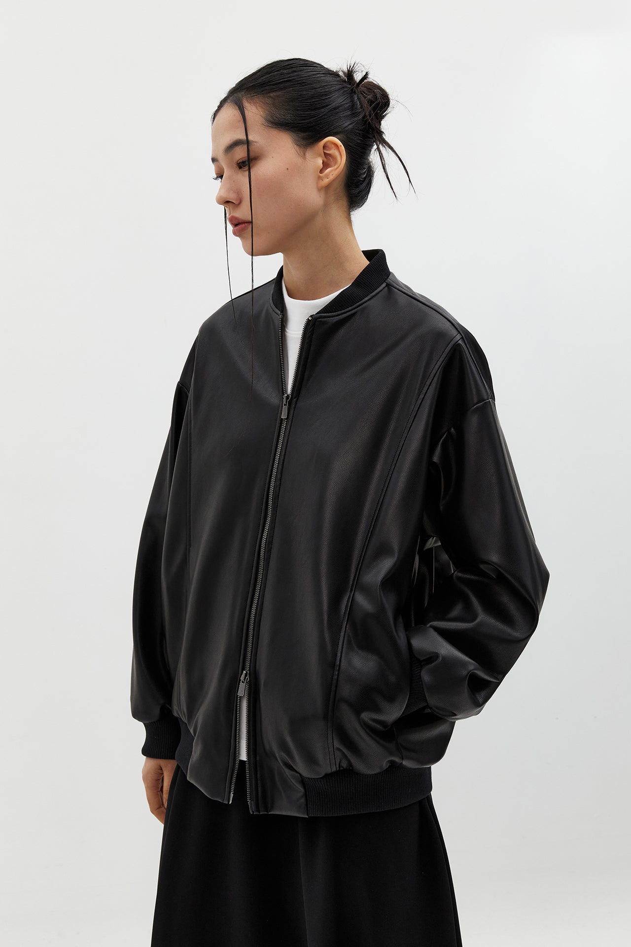 ツーウェイ オーバーフィット ビーガン レザー ジャケット (ブラック)