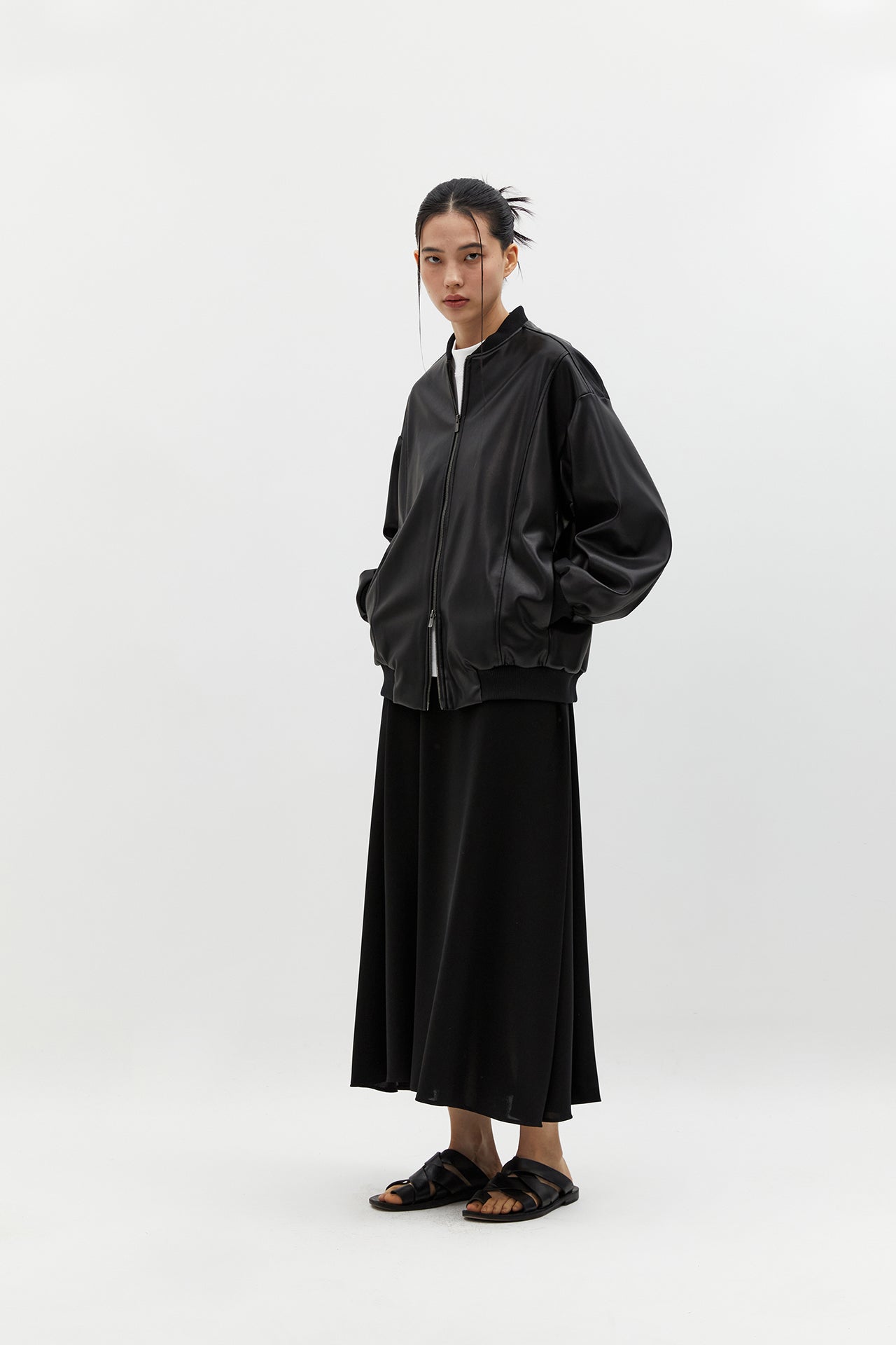 ツーウェイ オーバーフィット ビーガン レザー ジャケット (ブラック)