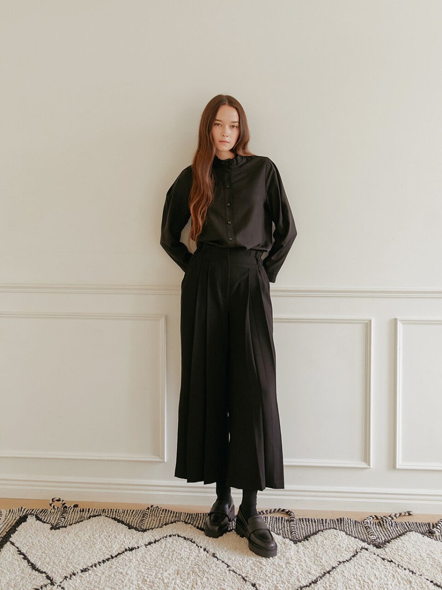leeka pleated blouse _ charcoal black (AILE DE) ＠SEOUL