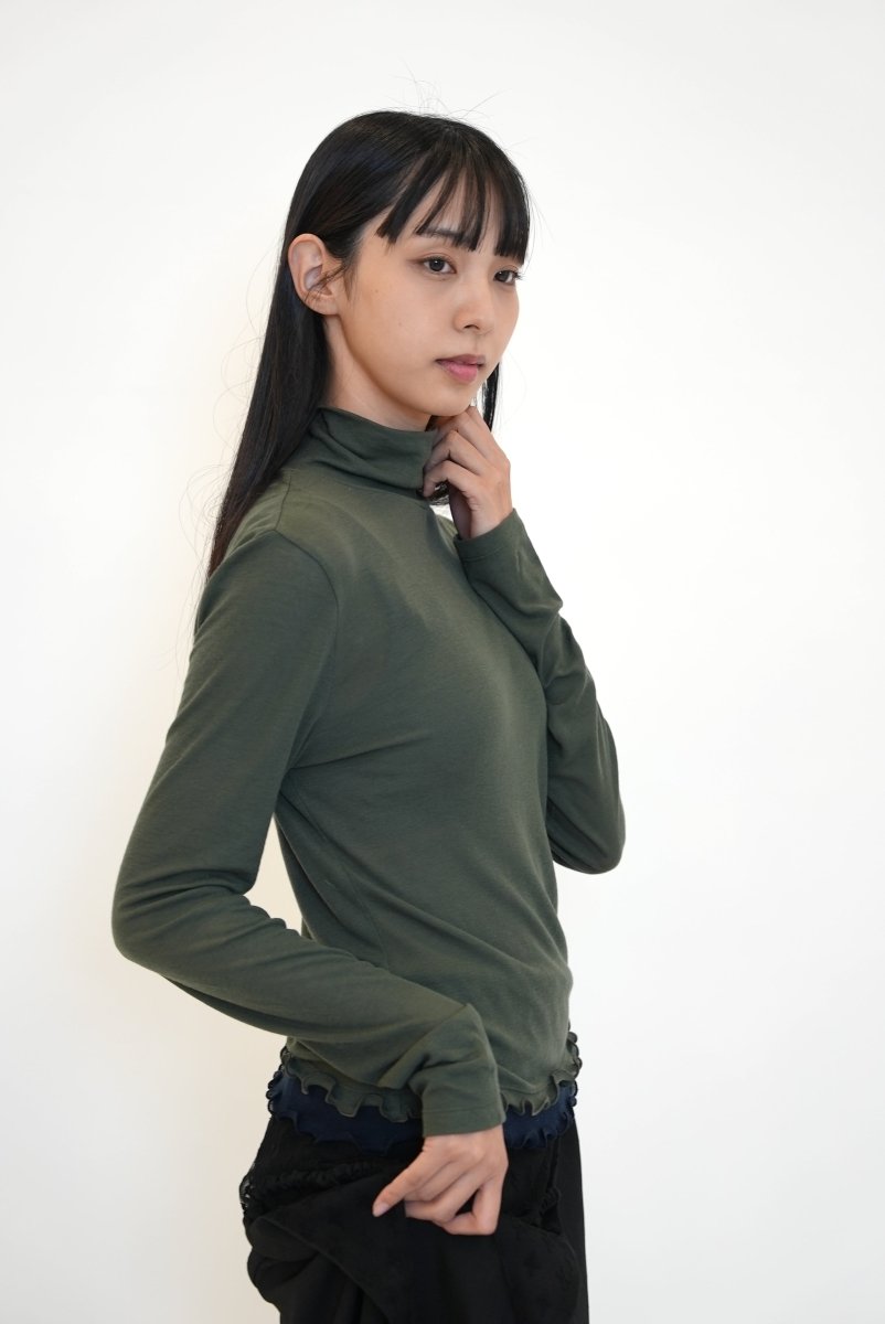 Soft Wave Hem Turtleneck (2colors)_Deep Green (PEEP) ＠SEOUL
