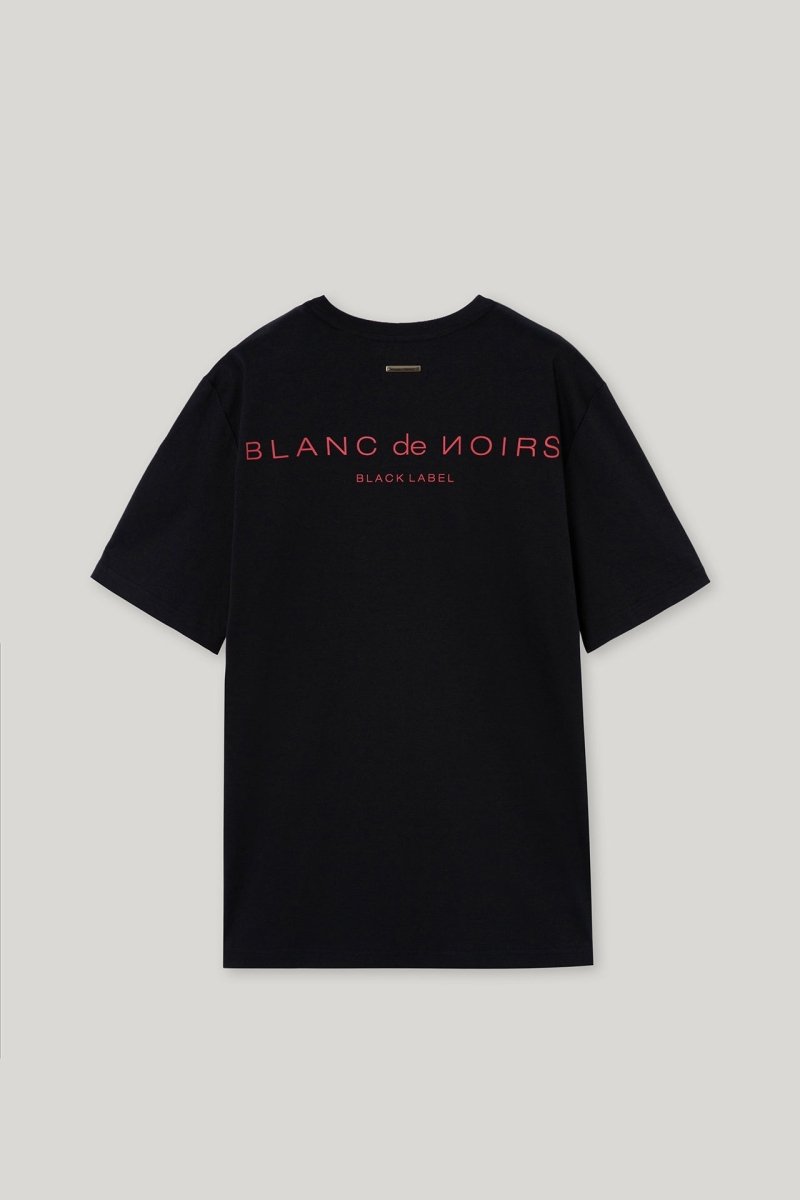 プレミアムシルクケットバックロゴTシャツ(ブラック/レッド) - ＠SEOUL