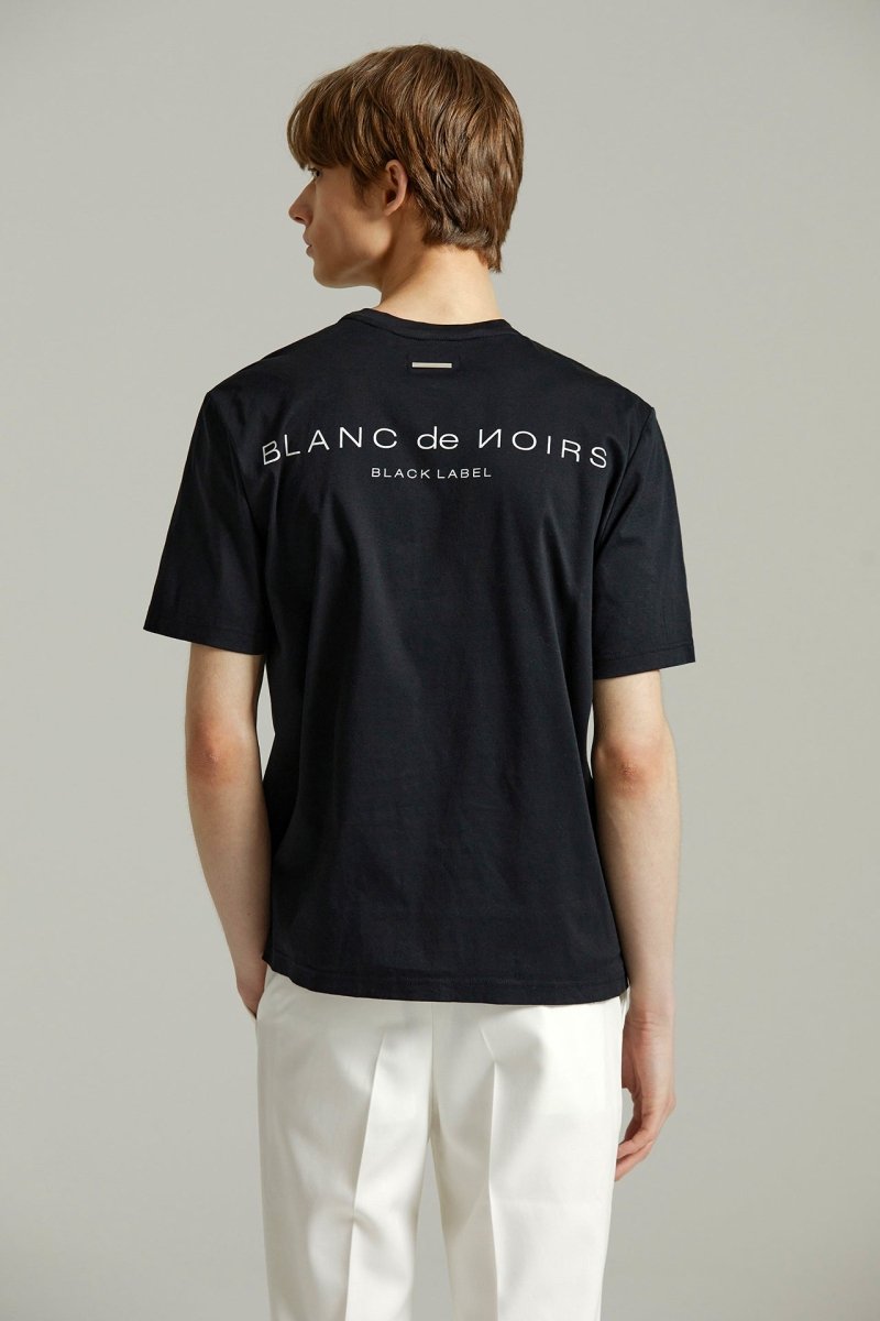 プレミアムシルクケットバックロゴTシャツ(ブラック/ホワイト) - ＠SEOUL