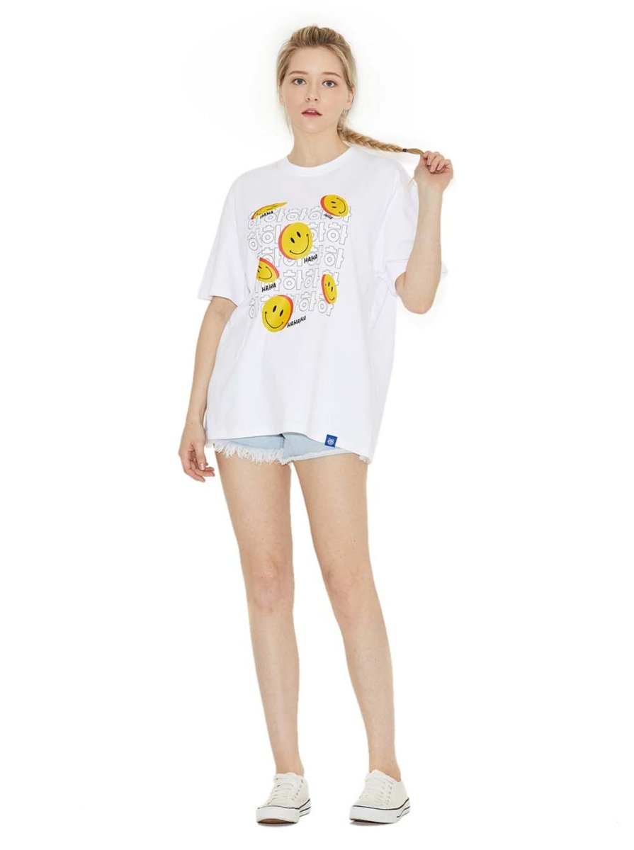 ハングルスマイル半袖Tシャツホワイト Korean smile Standard-fit short sleeve T-shirts (White) - ＠SEOUL